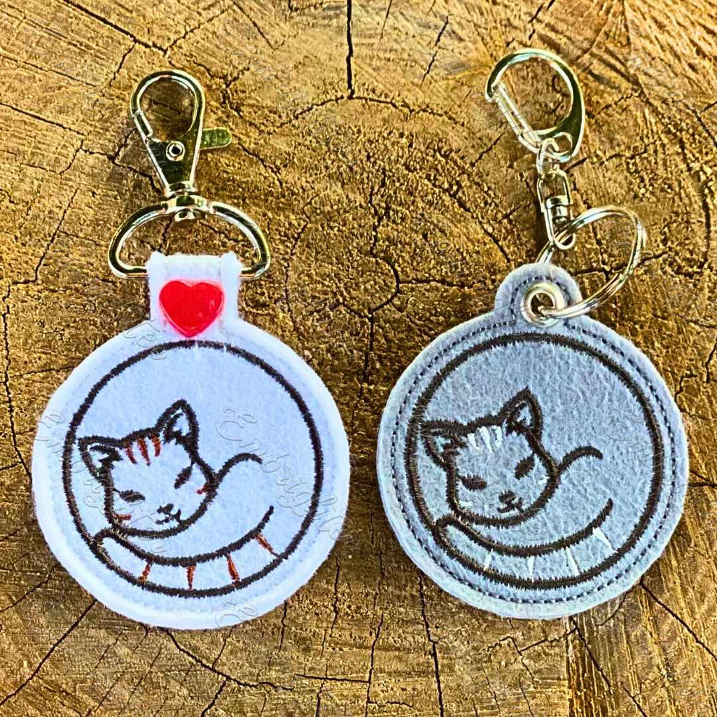 Curled up animals ITH keychain embroidery design set Embrighter