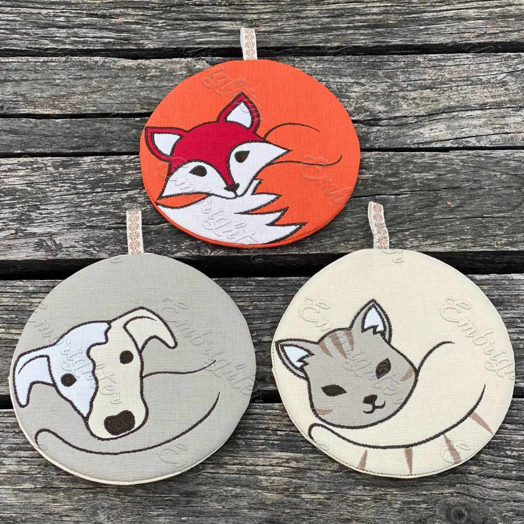 Curled up cat, dog and fox ITH pot holder embroidery design set