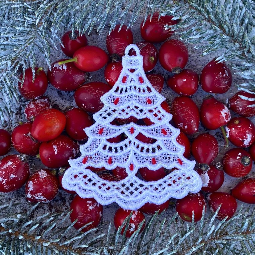 Lacy Christmas Tree FSL embroidery design