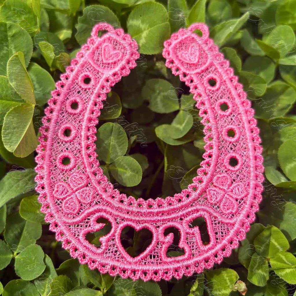 Lucky horseshoe 2027 New Year's greeting FSL machine embroidery design