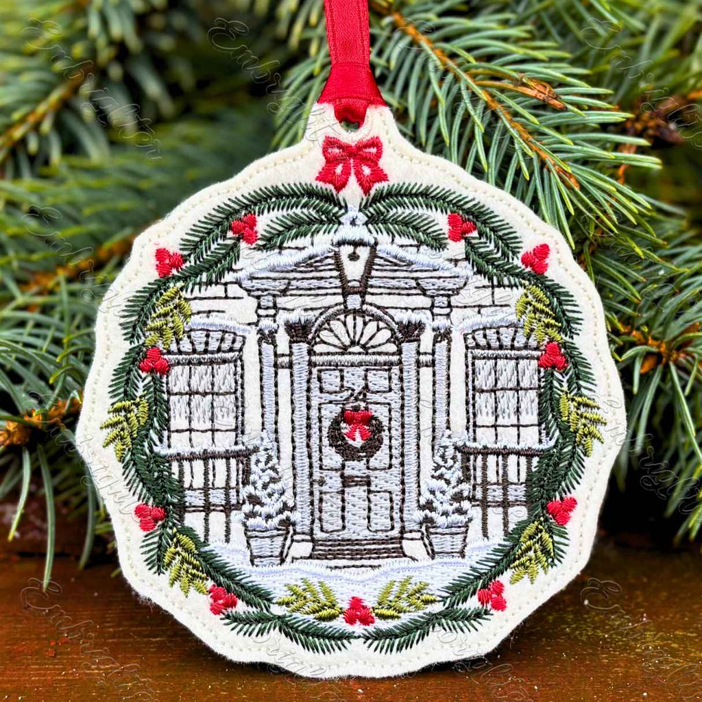 Winter City - Festive Doorway With Wreath ITH Embroidery Design