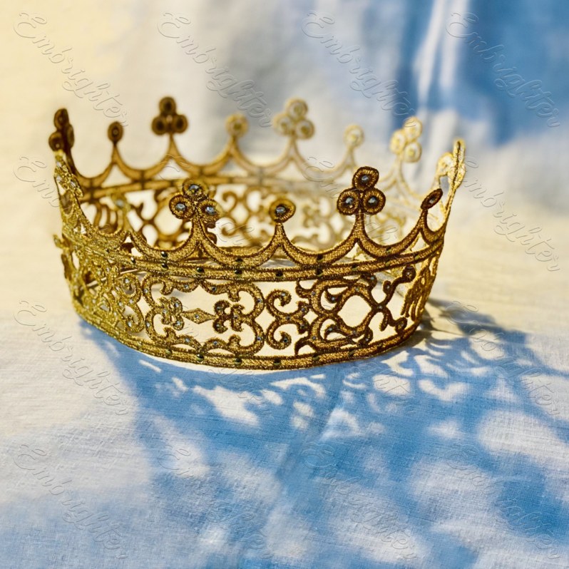 Machine embroidery design. Extremely impressive FSL crown. Very special in 3D.